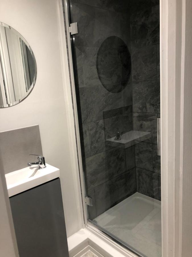 Exclusive Modern Decorated 1 Bedroom Detached Studio Newport  Buitenkant foto